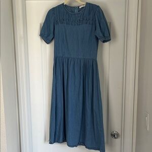 Neuflora size small denim midi dress with puffed sleeves